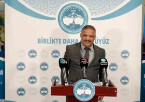 ali hizar baki ersoyun kayserispora destegi takdire sayan 3gC7SK4N.jpg