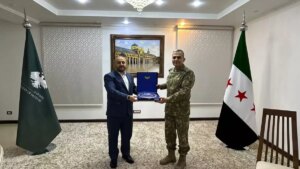 korgeneral altindag samda suriye savunma bakani ile gorustu RchWAykE.jpg