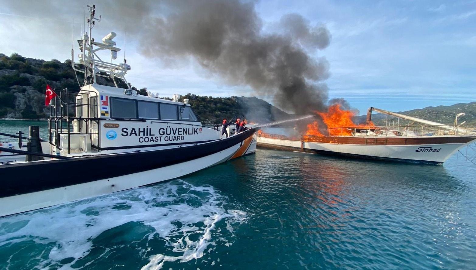 demrede ticari yat yandi 3fyaRHWQ.jpg