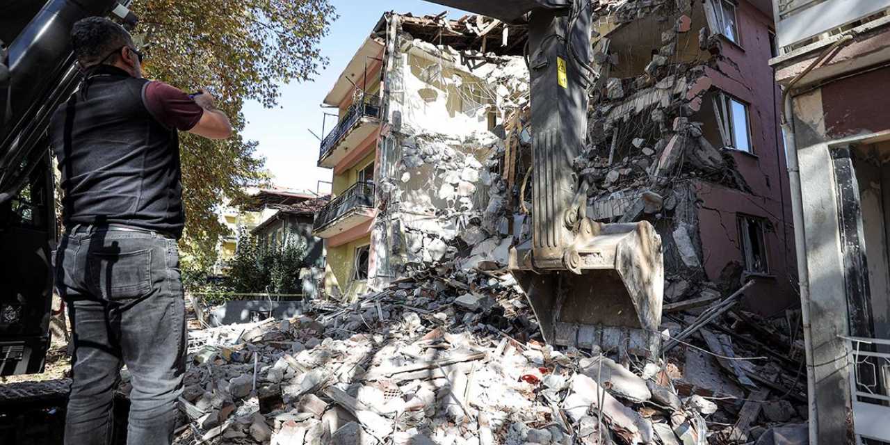 erken uyari sistemi sonuc verdi sindirgi depremini kandilli onceden bildi My1SHrl2.jpg