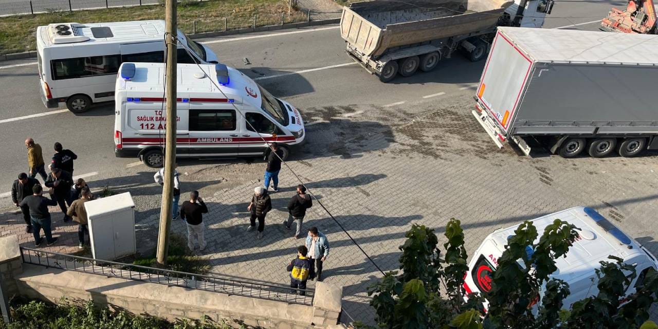igdirda polisleri tasiyan minibus kaza yapti 7 yarali wEur5DMx.jpg