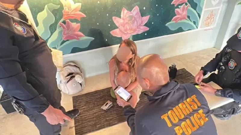 yoga egitmeni ileri seviye seks teknikleri dersi acti gozaltina alindi S376VwD3.jpg