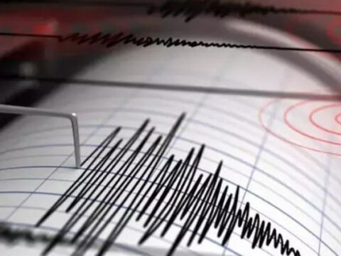 Meksika kiyilarinda 73 buyuklugunde deprem MuKH7mzD